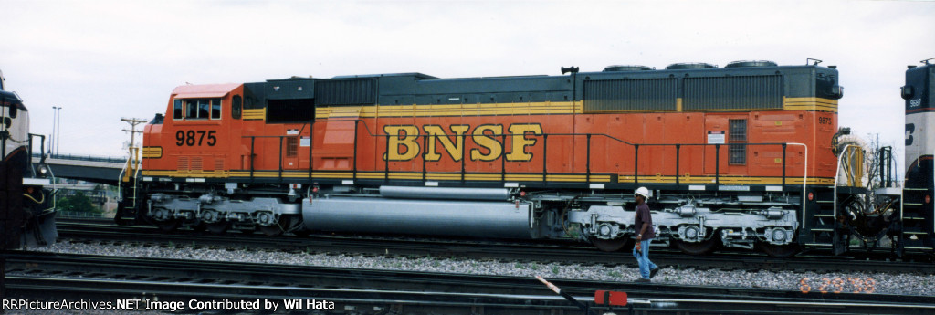 BNSF SD70MAC 9875